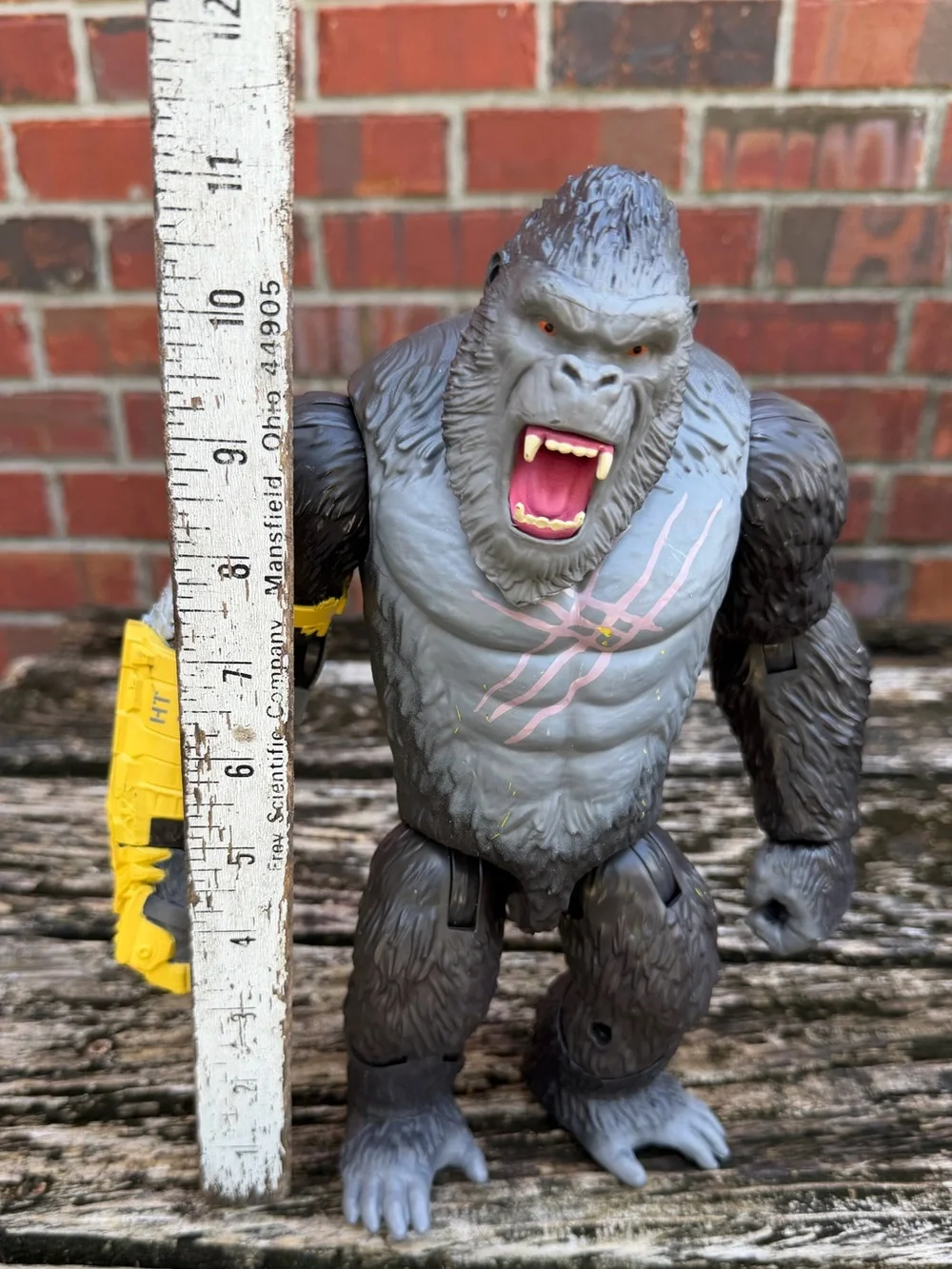 Playmates Godzilla X Kong Movie Giant Kong 11 inch Figure w/B.E.A.S.T Glove A2
